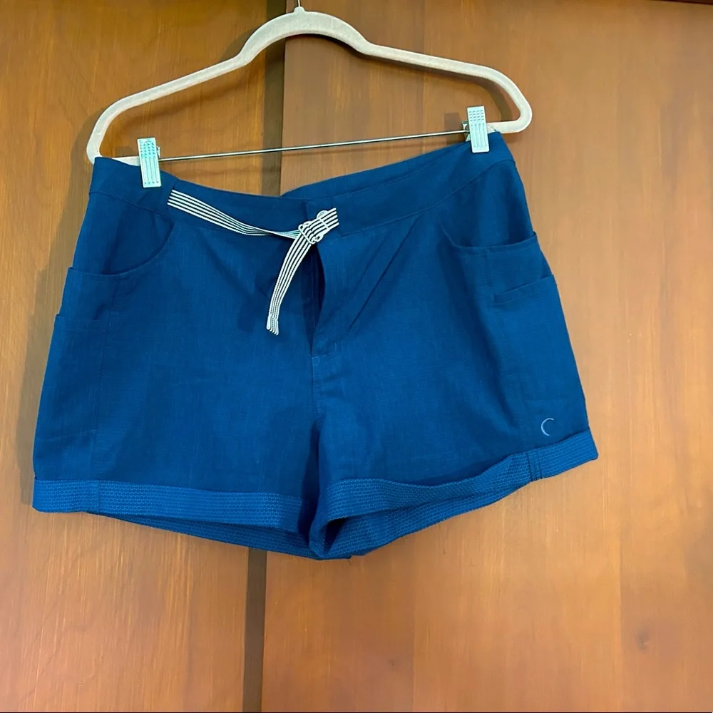 Zyia Active navy shorts - Picture 1 of 6
